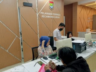 Tak Sempat Urus Dokumen Siang Hari? Kecamatan Curug Buka Layanan Adminduk Malam