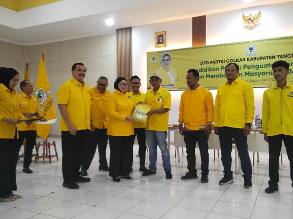 Golkar Kabupaten Tangerang Serahkan SK 29 PK Periode 2026-2031, Bidik 12 Kursi DPRD