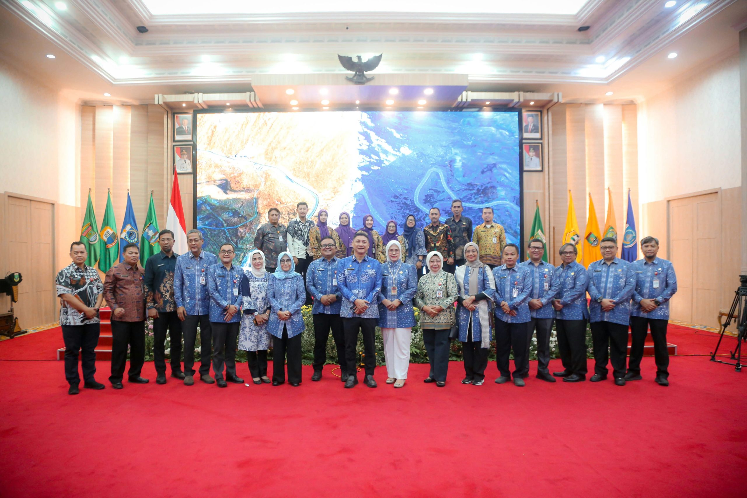 Sekda Banten bersama jajarannya.