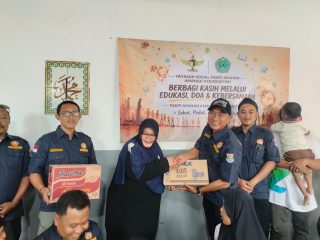 Karang Taruna Rajeg Gelar Bakti Sosial, Berbagi dengan 70 Anak Yatim Piatu