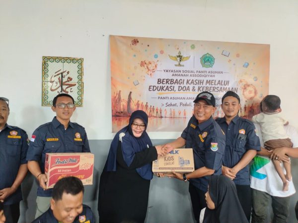 Karang Taruna Rajeg Gelar Bakti Sosial, Berbagi dengan 70 Anak Yatim Piatu