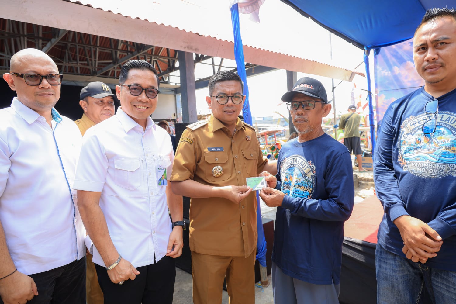 Gubernur Andra Soni hadiri Tasyakuran Laut di Sidamukti.
