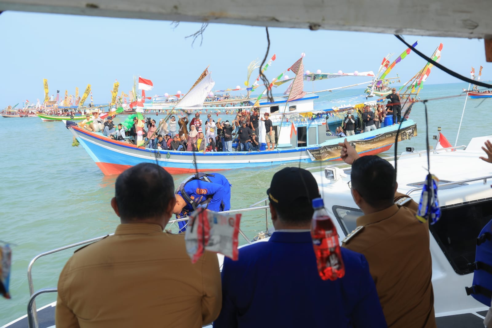 Gubernur Andra Soni hadiri Tasyakuran Laut di Sidamukti.